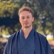 着物を着たエドゥアルド・ファストフスキー